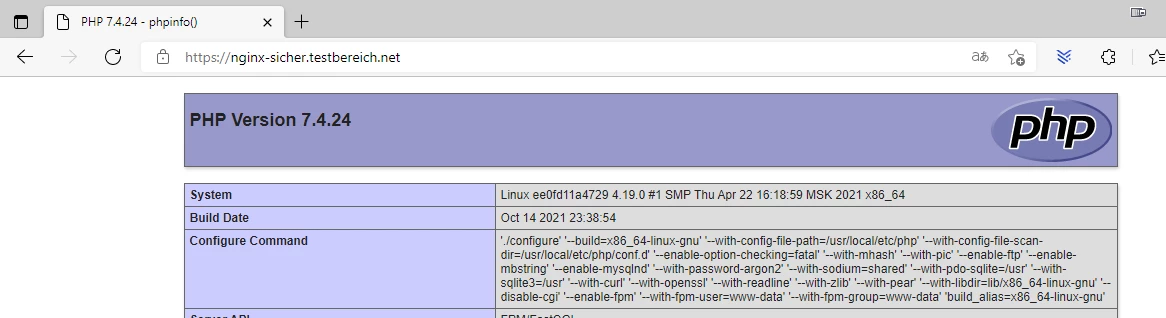Screenshot eines Browserfensters, das die PHP-Info-Seite zeigt: Überschrift 'PHP-Version 7.4.24' und PHP-Logo rechts oben.