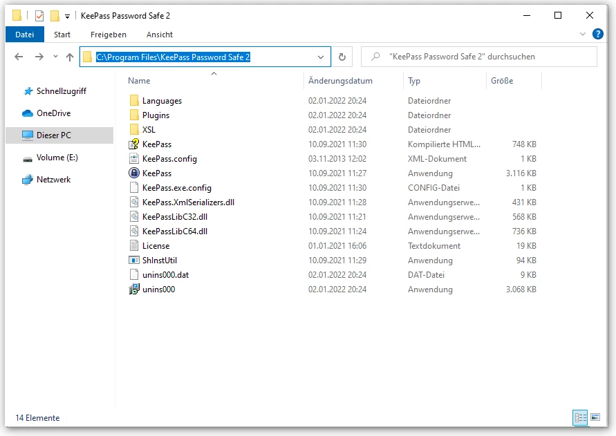 Windows-Explorer: KeePass Password Safe 2-Verzeichnis mit KeePass.exe, KeePass.config.xml und Ordnern (Languages, Plugins).