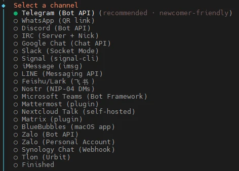 Terminal-Menü mit Kanälen: Telegram, WhatsApp, Discord, IRC, Google Chat, Slack, Signal, iMessage, LINE, Zalo, Urbit.