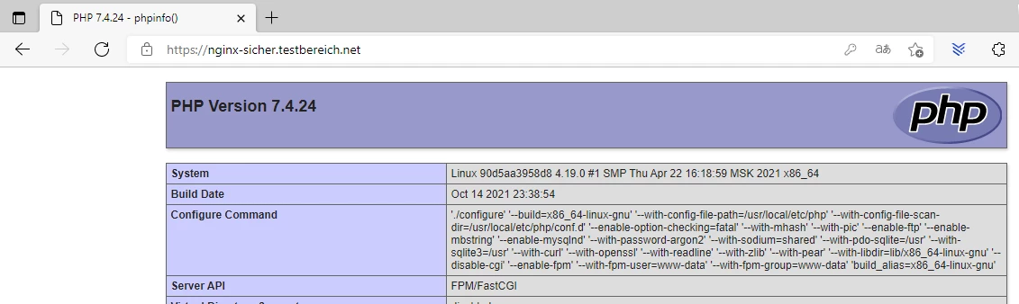 Screenshot einer PHP-Info-Seite im blauen Design; oben steht PHP Version 7.4.24, rechts das PHP-Logo.