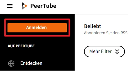 Screenshot einer PeerTube-Seite: links schwarzes Menü, orangefarbener Anmelden-Button rotem Rahmen; rechts Beliebt und Filter.