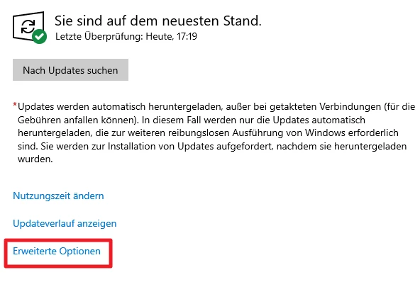 Windows Update-Fenster: Meldung 'Sie sind auf dem neuesten Stand', grauer Button 'Nach Updates suchen', blaue Links.