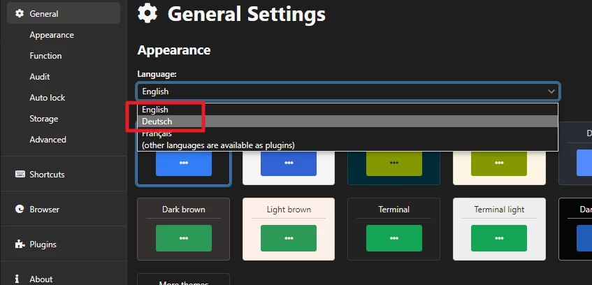 General Settings mit linkem Menü, Überschrift General Settings, Appearance-Bereich, offener Sprachwahl-Dropdown (Englisch, Deutsch, Français).