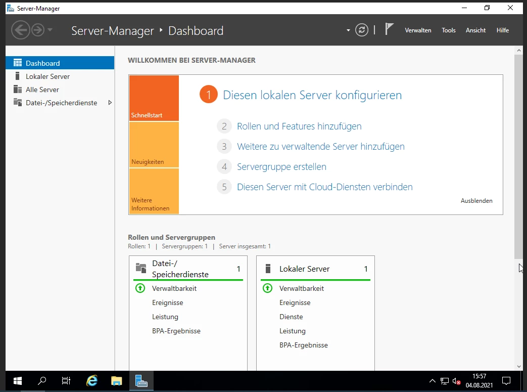 Windows Server Manager-Dashboard: linke Leiste, Willkommensbereich mit Schritten, unten Rollen- und Servergruppen-Listen.