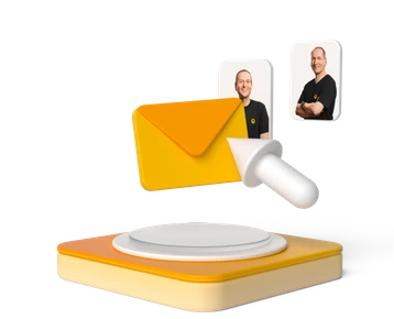 3D-Illustration: Gelber Briefumschlag auf gelb-orange Plattform, weißer Stempel, zwei Porträtfotos eines Mannes in Schwarz rechts.