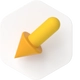 Gelber Pushpin mit rundem Kopf liegt schräg auf weißem Hintergrund.