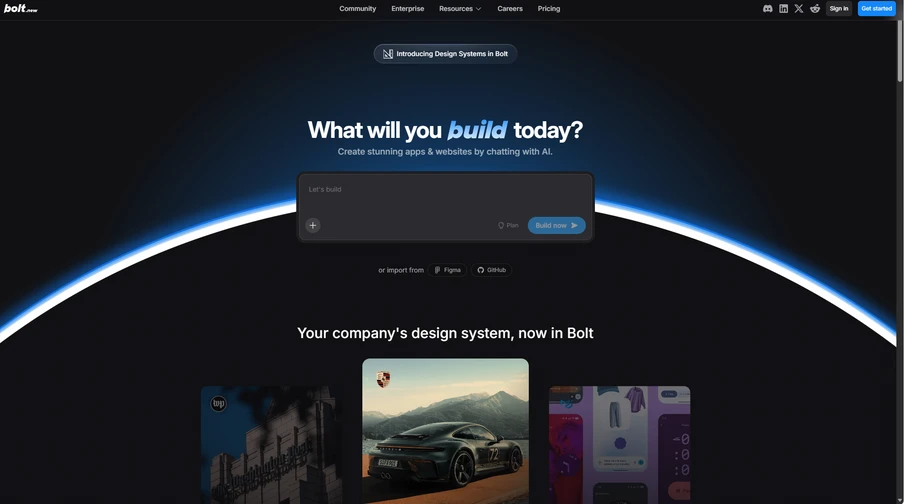 Dunkle Website mit blauem Lichtbogen; Überschrift What will you build today? und kleine Vorschaubilder von Apps.