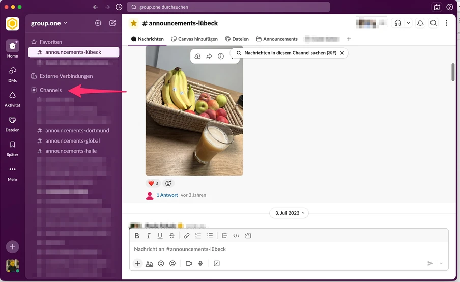 Screenshot eines Computerbildschirms: linke lila Seitenleiste, mittig Obstkorb mit Bananen, Äpfeln und Glas Orangensaft.