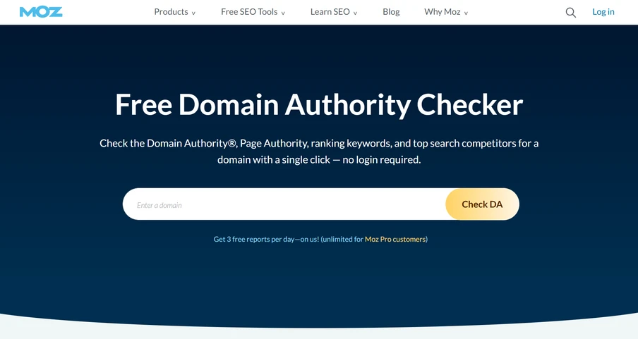 MOZ-Startseite: dunkelblauer Verlauf, Überschrift 'Free Domain Authority Checker', Suchfeld, gelber Button 'Check DA', Logo oben links.