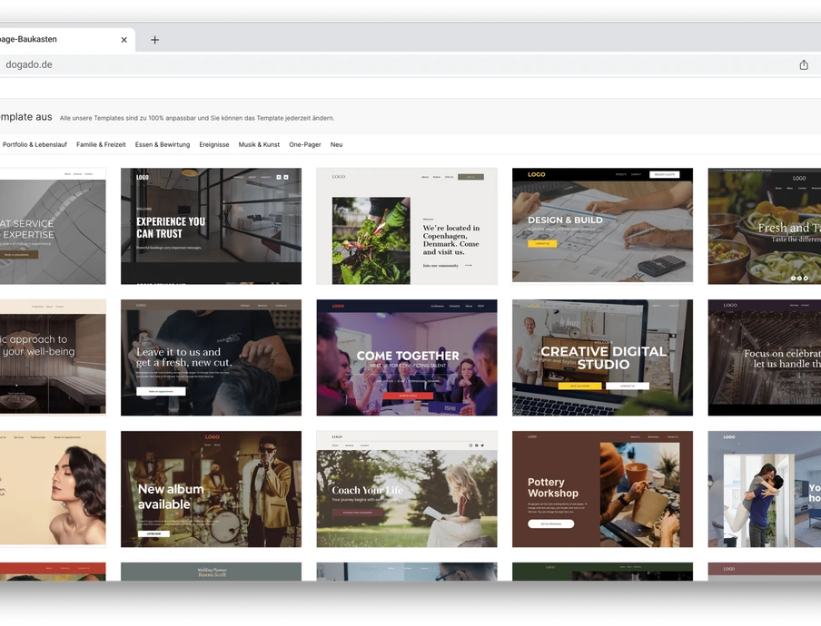Laptop-Bildschirm mit Browserfenster, Raster aus Vorlagen-Kacheln.